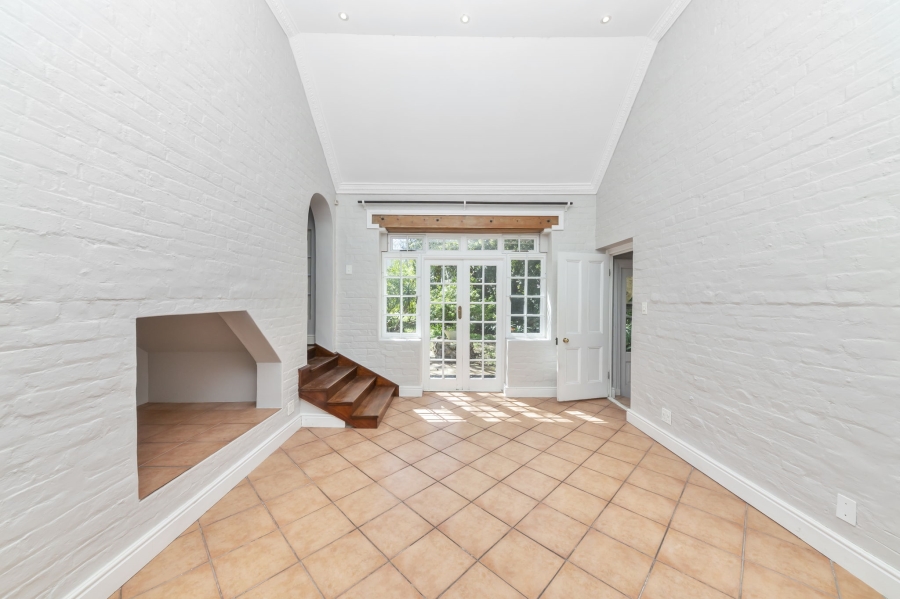 To Let 4 Bedroom Property for Rent in Kenilworth Upper Western Cape